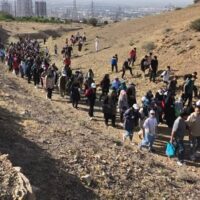 گرامیداشت دهه کرامت/ حضور پرشور شهروندان شهر قدسی در همایش بزرگ کوهپیمایی خانوادگی